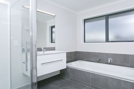 Photo of property in 28 Pukeko Way, Kinloch, Taupo, 3377