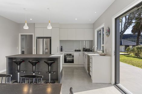 Photo of property in 35 Saint Andrews Drive, Pauanui, Hikuai, 3579