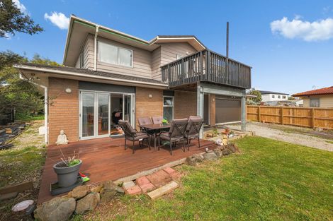 Photo of property in 24 Bundena Place, Clendon Park, Auckland, 2103