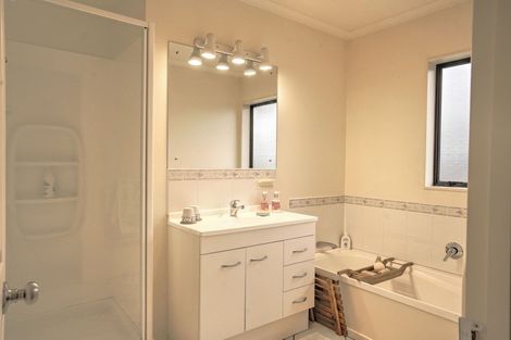 Photo of property in 8 Cairns Crescent, Rototuna, Hamilton, 3210