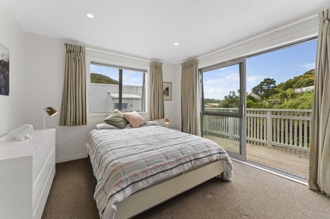 Photo of property in 10a Rarangi Way, Owhiro Bay, Wellington, 6023