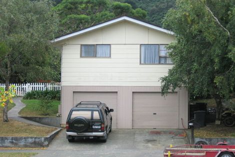 Photo of property in 152 California Drive, Totara Park, Upper Hutt, 5018