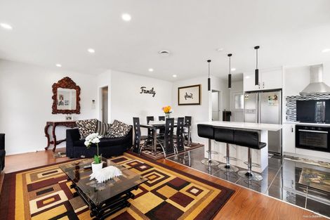 Photo of property in 3 Hunua Road, Papakura, 2110