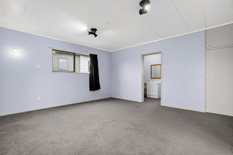 Photo of property in 37 Bruce Road, Glenfield, Auckland, 0629
