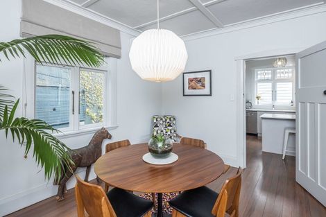 Photo of property in 32 Queens Drive, Kilbirnie, Wellington, 6022