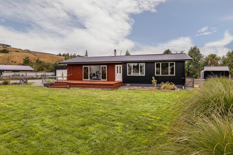 Photo of property in 28 Fitzgerald Street, Whitecliffs, Coalgate, 7673