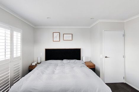 Photo of property in 9 Arthur Rolfe Lane, Swanson, Auckland, 0614