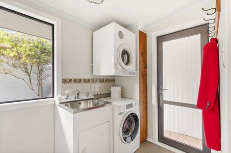 Photo of property in 30 Burnham Street, Seatoun, Wellington, 6022