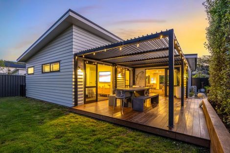 Photo of property in 10 Pateke Drive, Kenepuru, Porirua, 5022