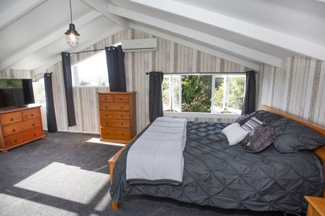 Photo of property in 124 Tirohanga Drive, Whangamata, 3620