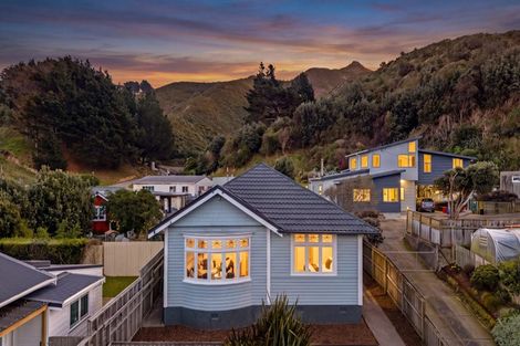 Photo of property in 65 Happy Valley Road, Owhiro Bay, Wellington, 6023
