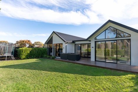 Photo of property in 37 Kohunga Crescent, Bottle Lake, Christchurch, 8083