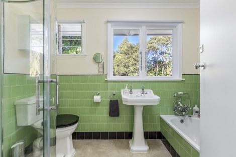 Photo of property in 804 West Coast Road, Oratia, Auckland, 0604