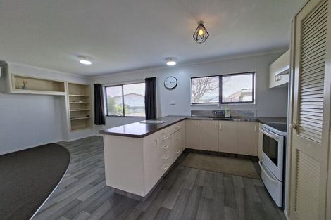 Photo of property in 41a Lyn Grove, Papamoa Beach, Papamoa, 3118