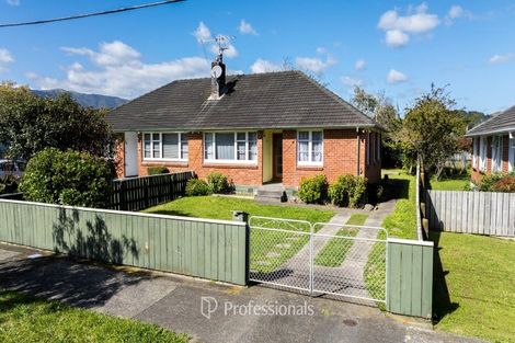 Photo of property in 16 Hazel Street, Ebdentown, Upper Hutt, 5018