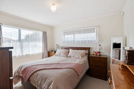 Photo of property in 85 Guildford Drive, Paraparaumu, 5032