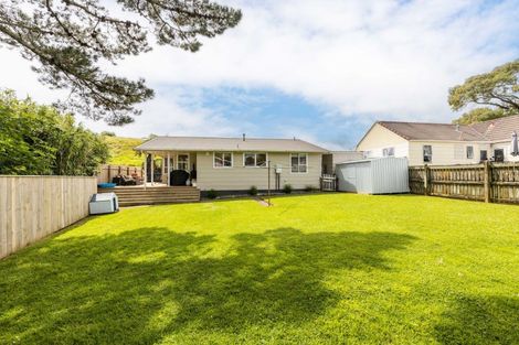 Photo of property in 119 Riversdale Drive, Merrilands, New Plymouth, 4312