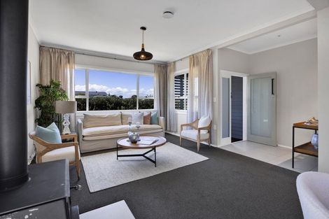 Photo of property in 110 Manawapou Road, Hawera, 4610