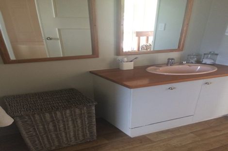 Photo of property in 72 Ridge Road, Howick, Auckland, 2014