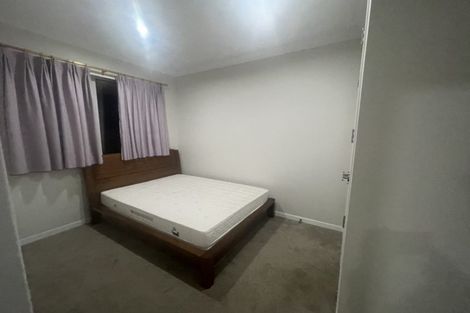 Photo of property in 60 Huntington Park Drive, Greenhithe, Auckland, 0632