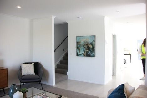 Photo of property in 69 Pepene Avenue, Takanini, 2112