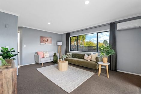 Photo of property in 4 Courtenay Place, Owhata, Rotorua, 3010