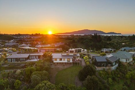 Photo of property in 15 Te Heke Place, Waikanae, 5036