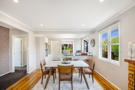 Photo of property in 43 Vodanovich Road, Te Atatu South, Auckland, 0610