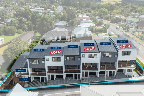 Photo of property in 6/18 Sylvan Crescent, Te Atatu South, Auckland, 0610