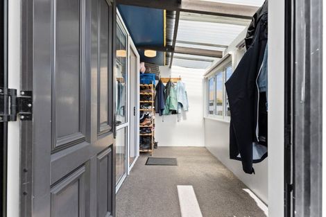 Photo of property in 11 Perrin Place, Kelvin Grove, Palmerston North, 4414