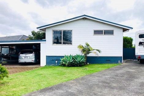 Photo of property in 130 Hutchinsons Road, Bucklands Beach, Auckland, 2014