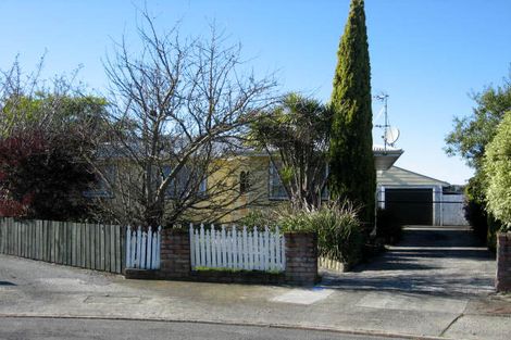 Photo of property in 27 Moore Crescent, Carterton, 5713