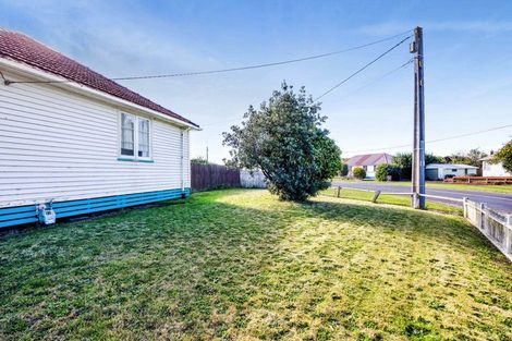 Photo of property in 2 Waihi Road, Hawera, 4610