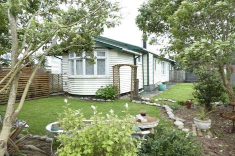 Photo of property in 7 Greenfield Street, Hector, 7822