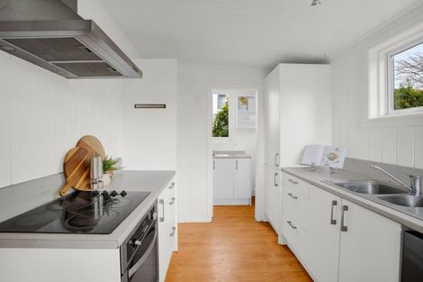 Photo of property in 50 Brooklands Road, Brooklands, New Plymouth, 4310