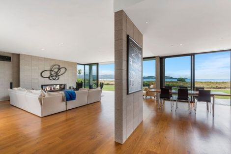 Photo of property in 33 Taumata Road, Omaha, 0986