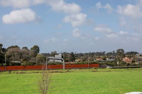 Photo of property in 2 Tihema Lane, Westgate, Auckland, 0614