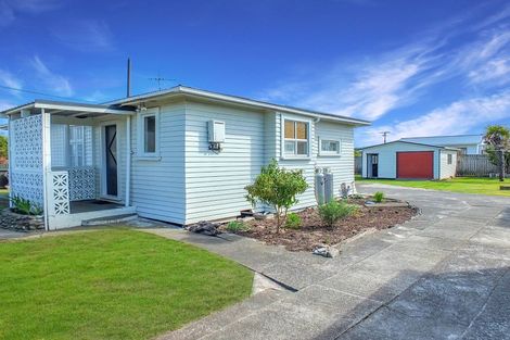Photo of property in 23 Pratt Avenue, Foxton Beach, Foxton, 4815