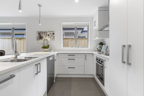 Photo of property in 17 Raki Street, Pukekohe, 2120