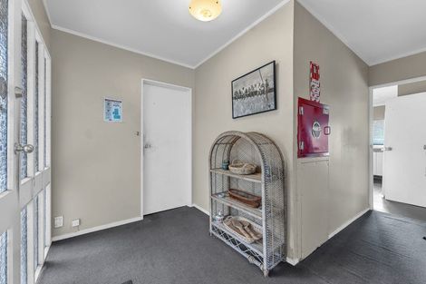 Photo of property in 1 Hill Crescent, Papakura, 2110