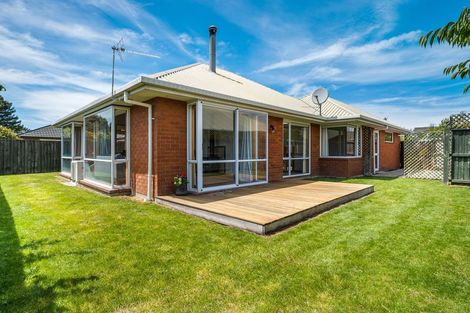 Photo of property in 189a Queenspark Drive, Parklands, Christchurch, 8083