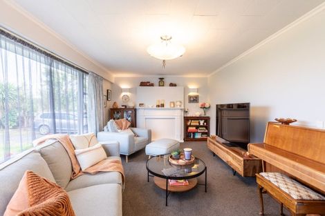 Photo of property in 77 Fergusson Street, Woodville, 4920