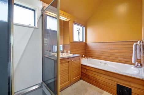 Photo of property in 32 Connemara Drive, Northwood, Christchurch, 8051