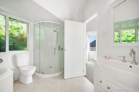 Photo of property in 96 Nicholson Road, Khandallah, Wellington, 6035