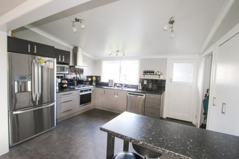 Photo of property in 15 Huia Street, Pahiatua, 4910