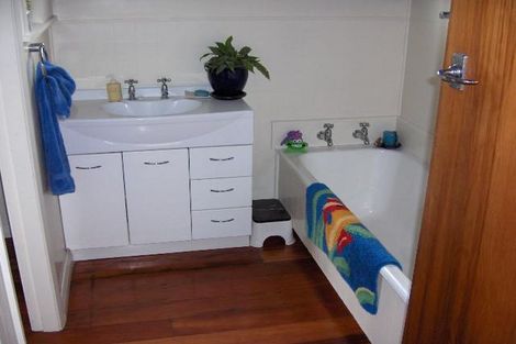 Photo of property in 11 Galway Avenue, Hokowhitu, Palmerston North, 4410