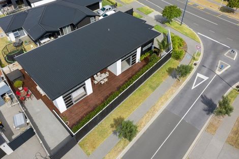 Photo of property in 2 Makura Drive, Papamoa Beach, Papamoa, 3118