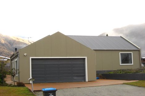 Photo of property in 10 Inverness Crescent, Arrowtown, 9302