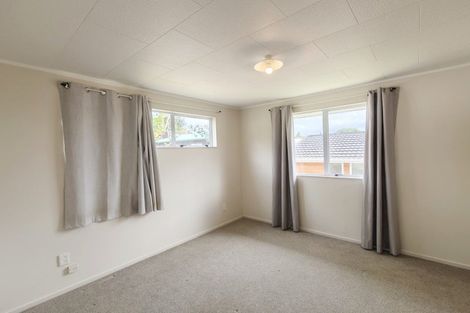Photo of property in 1/127 Spinella Drive, Bayview, Auckland, 0629