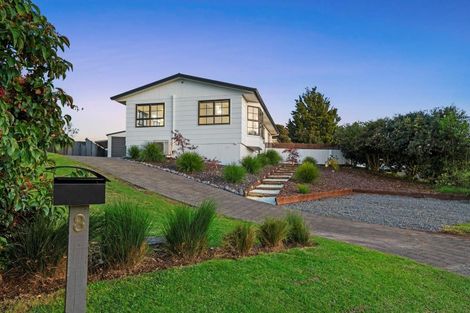 Photo of property in 8 Taurus Place, Kawaha Point, Rotorua, 3010